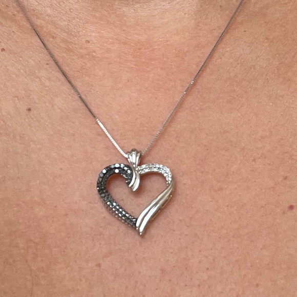 Beautiful Black & White Diamond Silver Heart Pendant - Picture 1 of 6